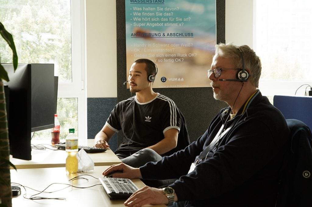 Callcenter schreibtisch essen