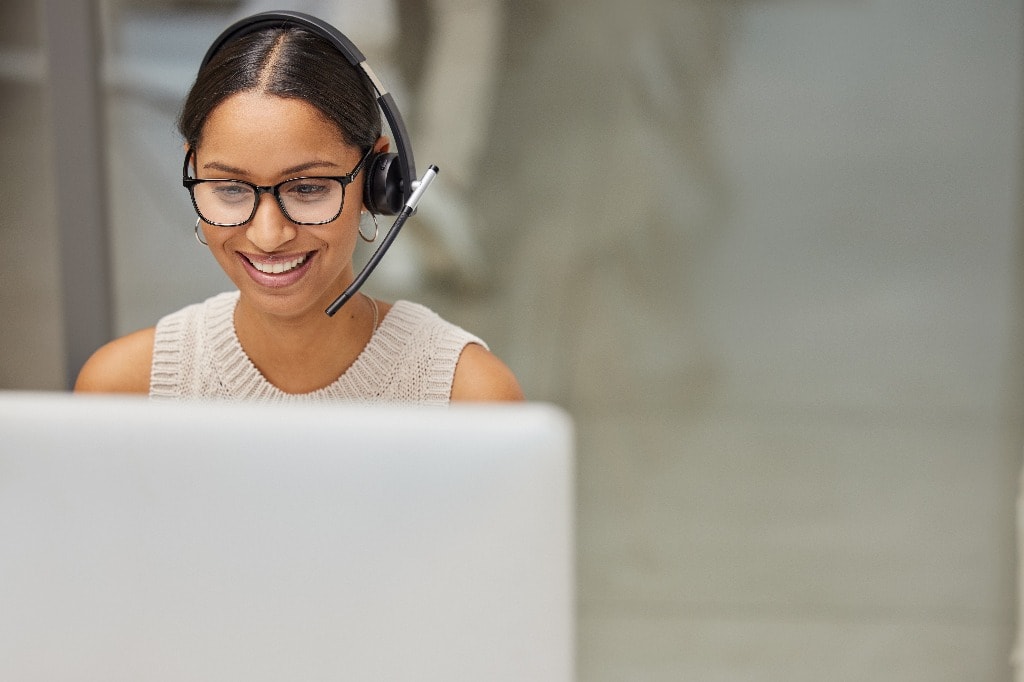 Frau im Callcenter NRW