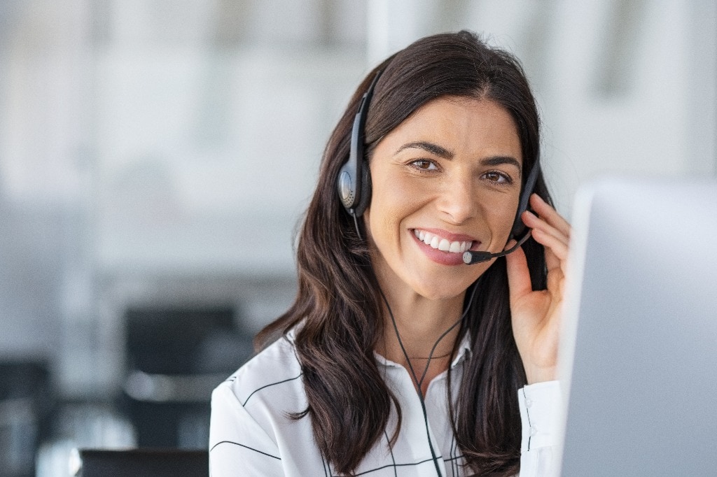 Frau im Callcenter Duisburg